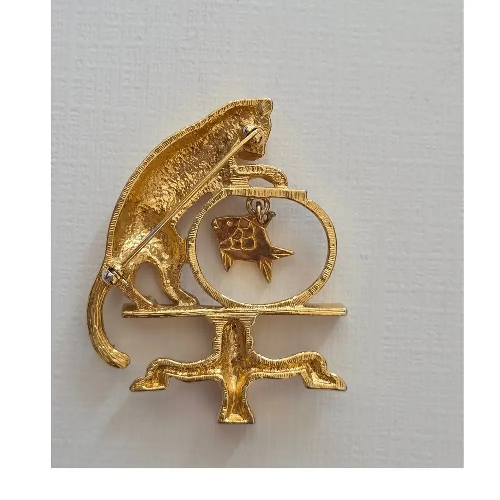 VTG Avon Articulating Gold Tone Cat Playing in Fishbowl Brooch Pin